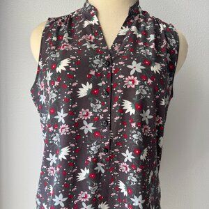 CAbi New Plaza Top #5210 Sleeveless Grey Floral Blouse-XL